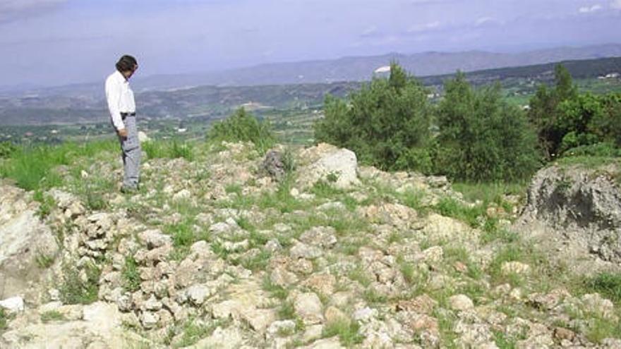 Yacimiento de La Mola de Agres, afectado por el recorte.