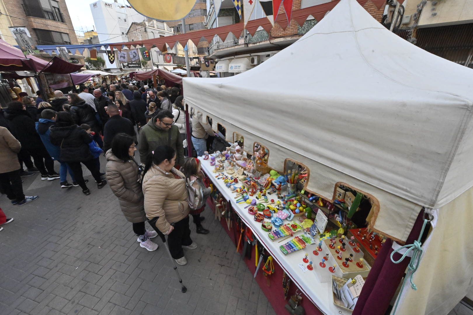 Acércate en imágenes al mercado medieval de Vila-real