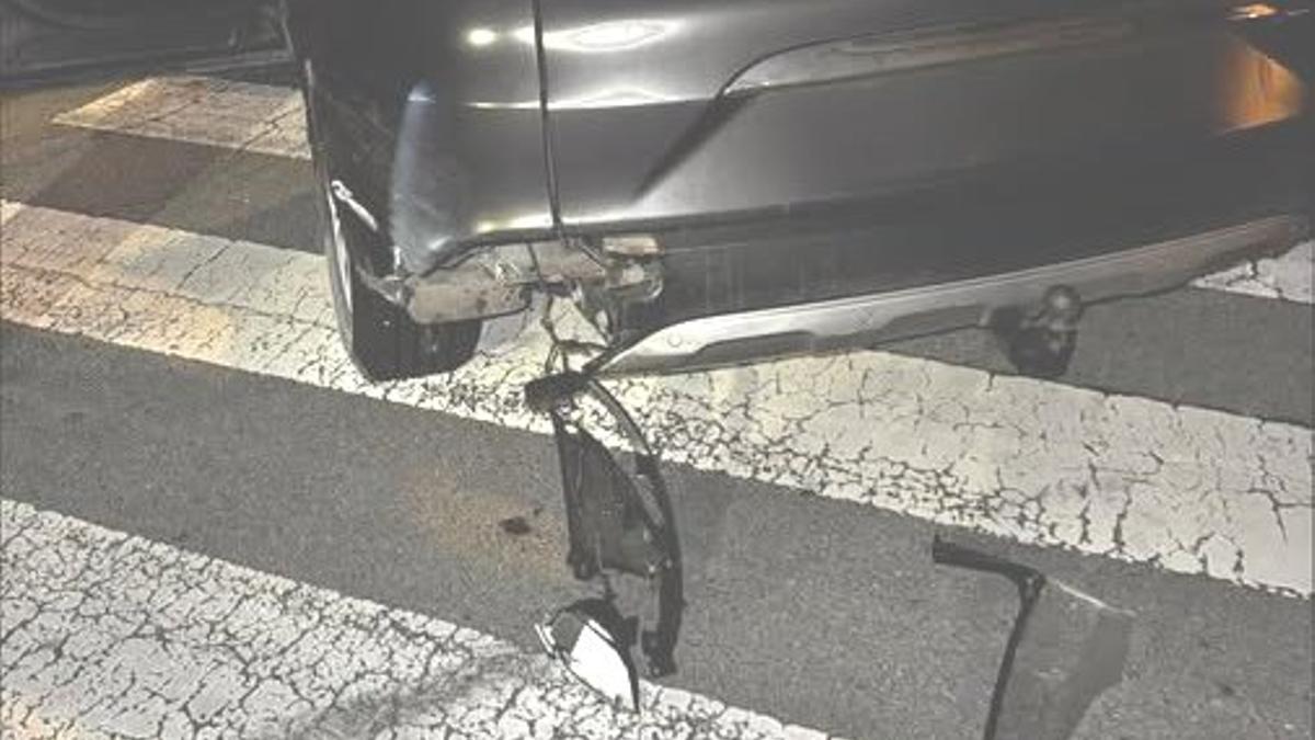 Piden ayuda para encontrar un Mercedes que golpeó a un coche y se dio a la fuga en Plasencia.