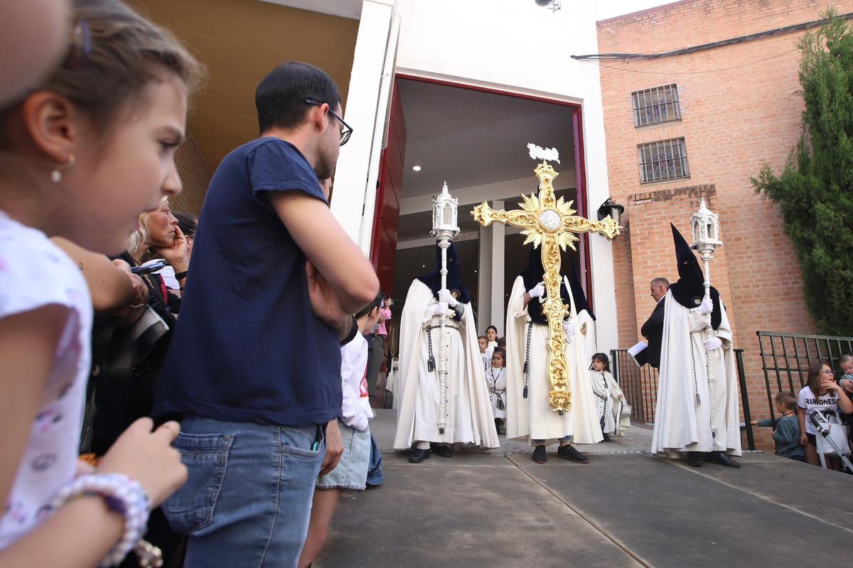 La Hermandad de la Estrella recorre las calles cordobesas desde la Huerta de la Reina