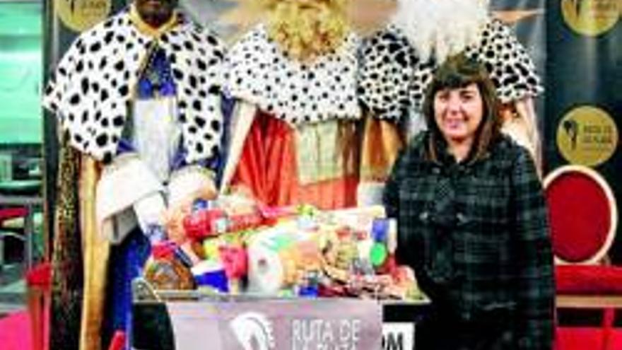 La ganadora del concurso del Ruta de la Plata dona el premio al Banco de Alimentos