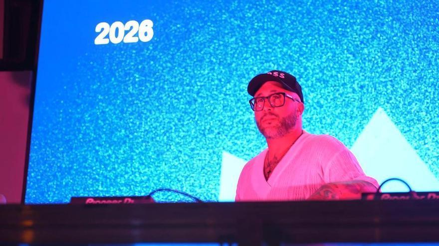 Vídeo | Kiko Rivera vive su gran noche en el Icónica Santalucía Sevilla Fest