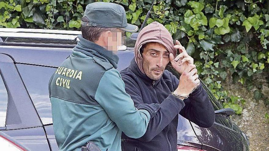 El conductor detenido, a su llegada a los juzgados de Vigo. // Marta G. Brea