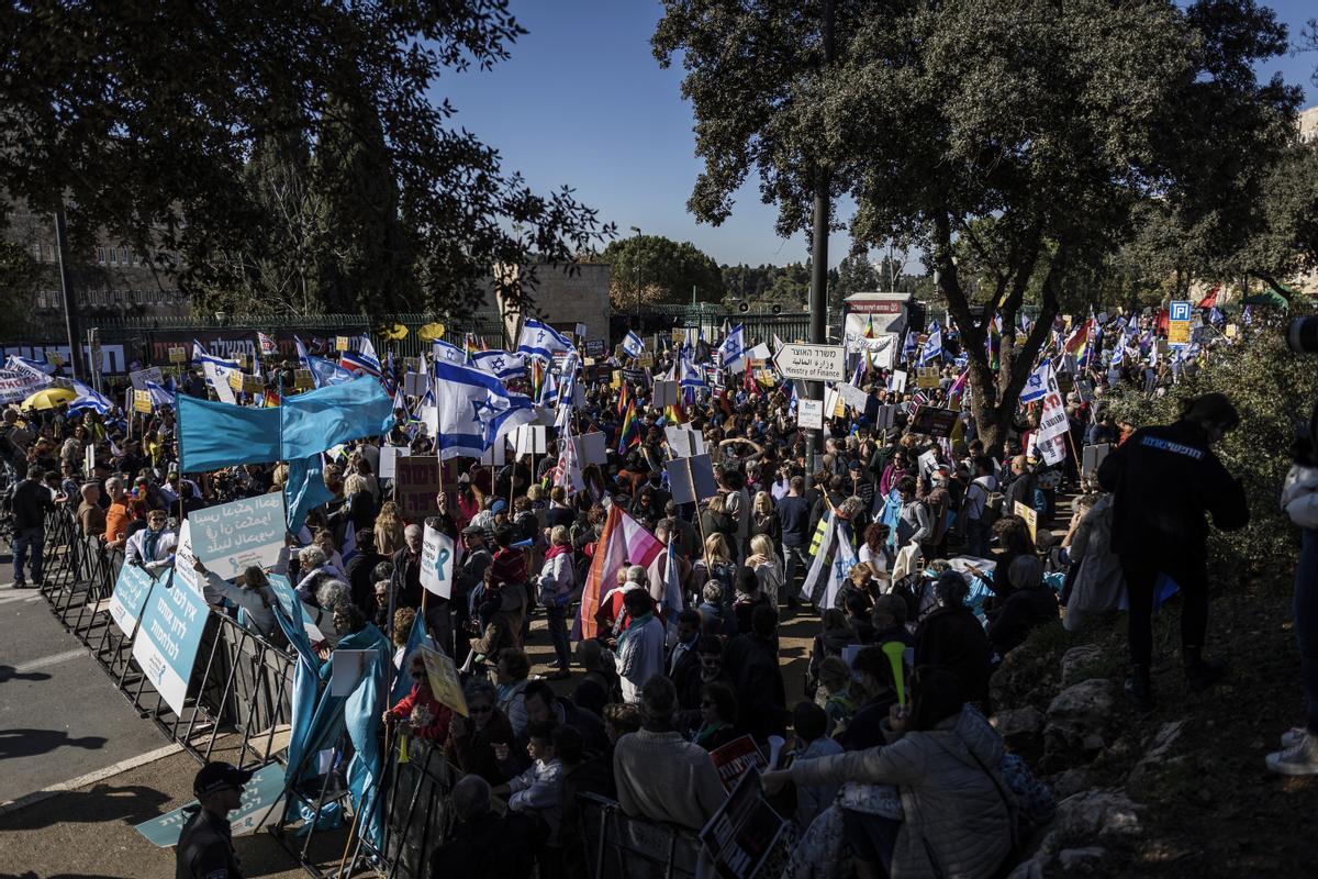 Israelís se manifiestan ante el Parlamento en Jerusalén en contra del nuevo Gobierno de Netanyahu