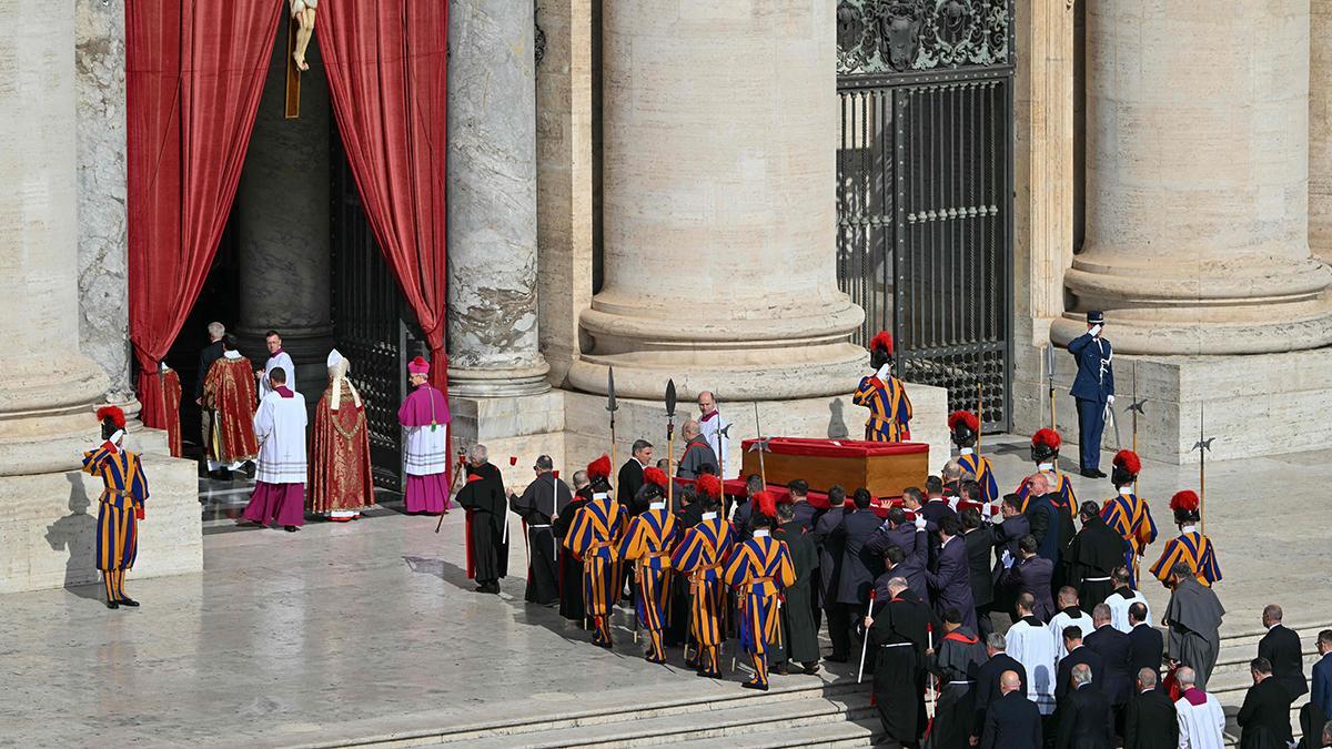 Traslado del féretro del papa Francisco a la basílica de San Pedro Traslado del féretro del papa Francisco a la basílica de San Pedro