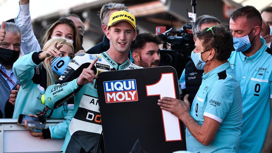 Xavi Artigas, ganador de Moto3 2021 en el circuito Ricardo Tormo de Cheste