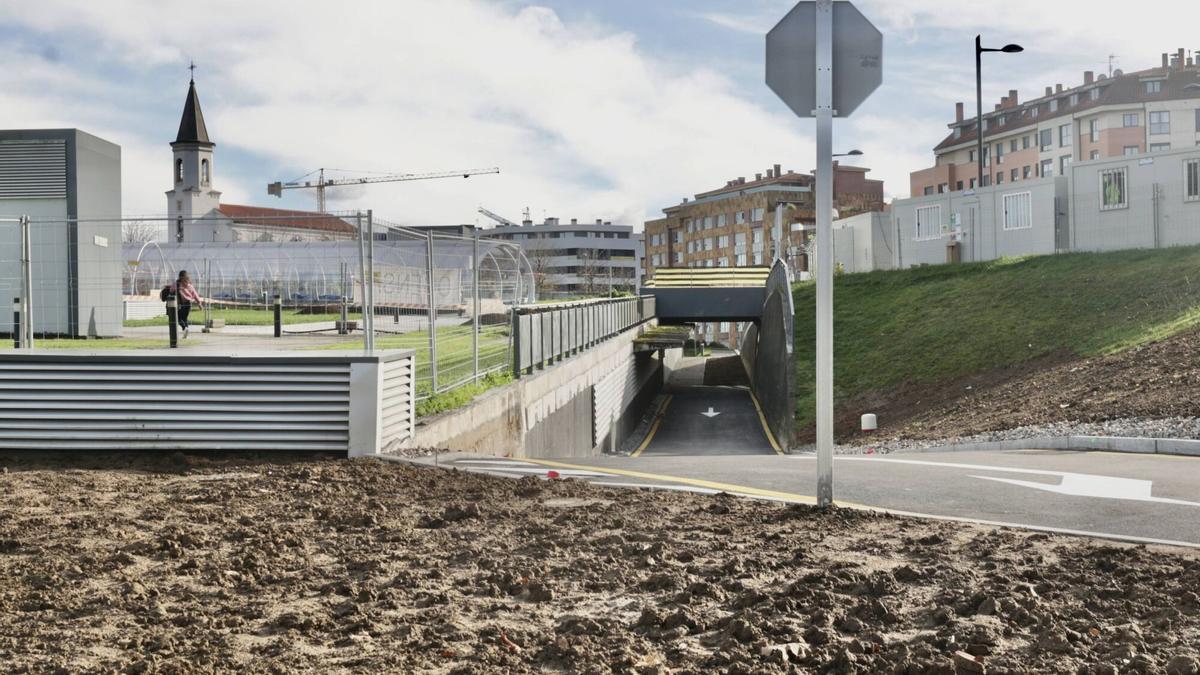La nueva salida del aparcamiento de Consultas Externas.