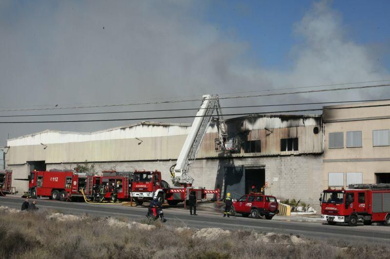 Arde una nave de curtido de pieles en Lorca