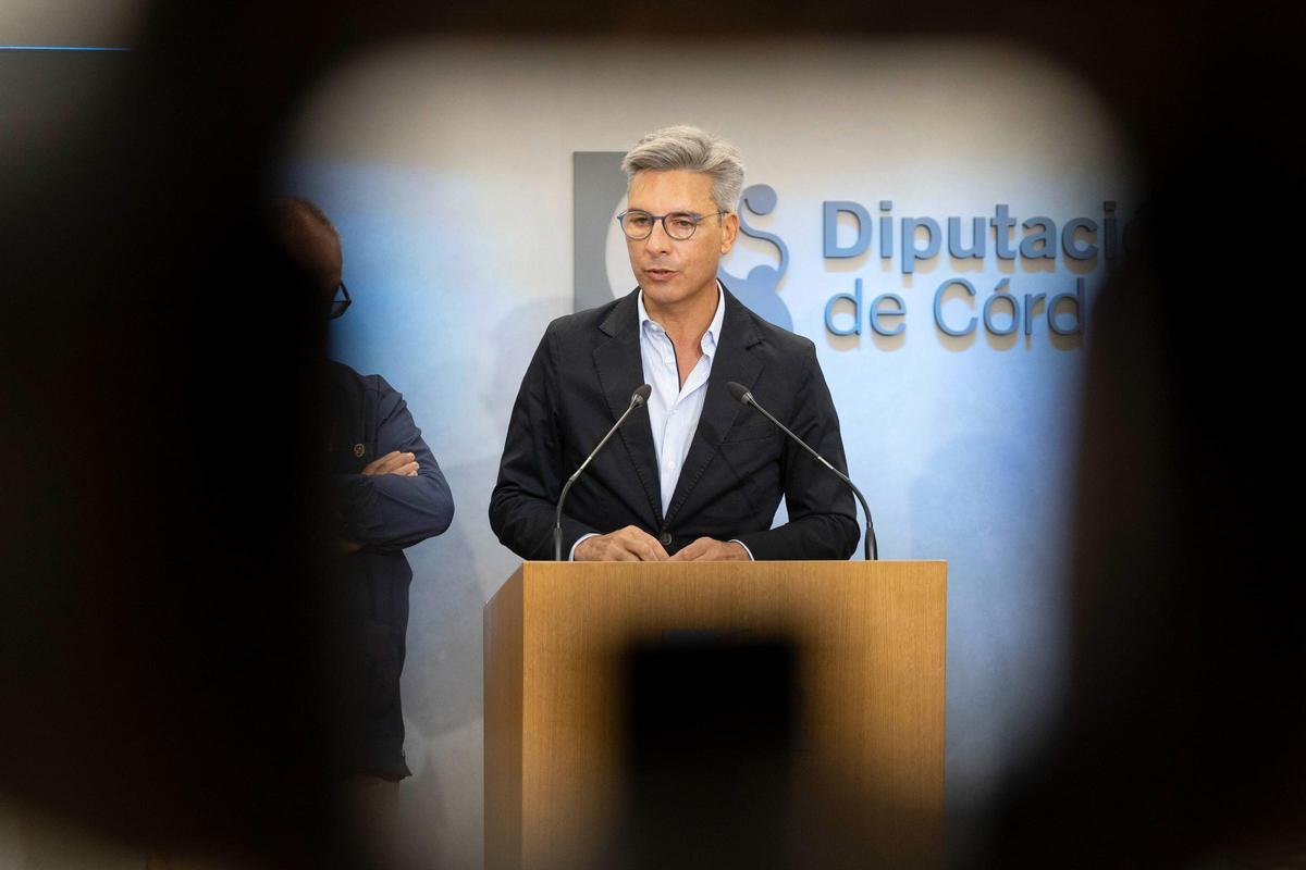 Andrés Lorite, durante la presentación de la nueva edición de la revista.