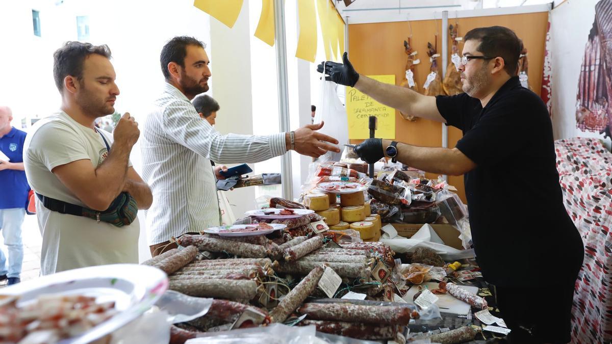 Uno de los expositores de la feria Intercaza.