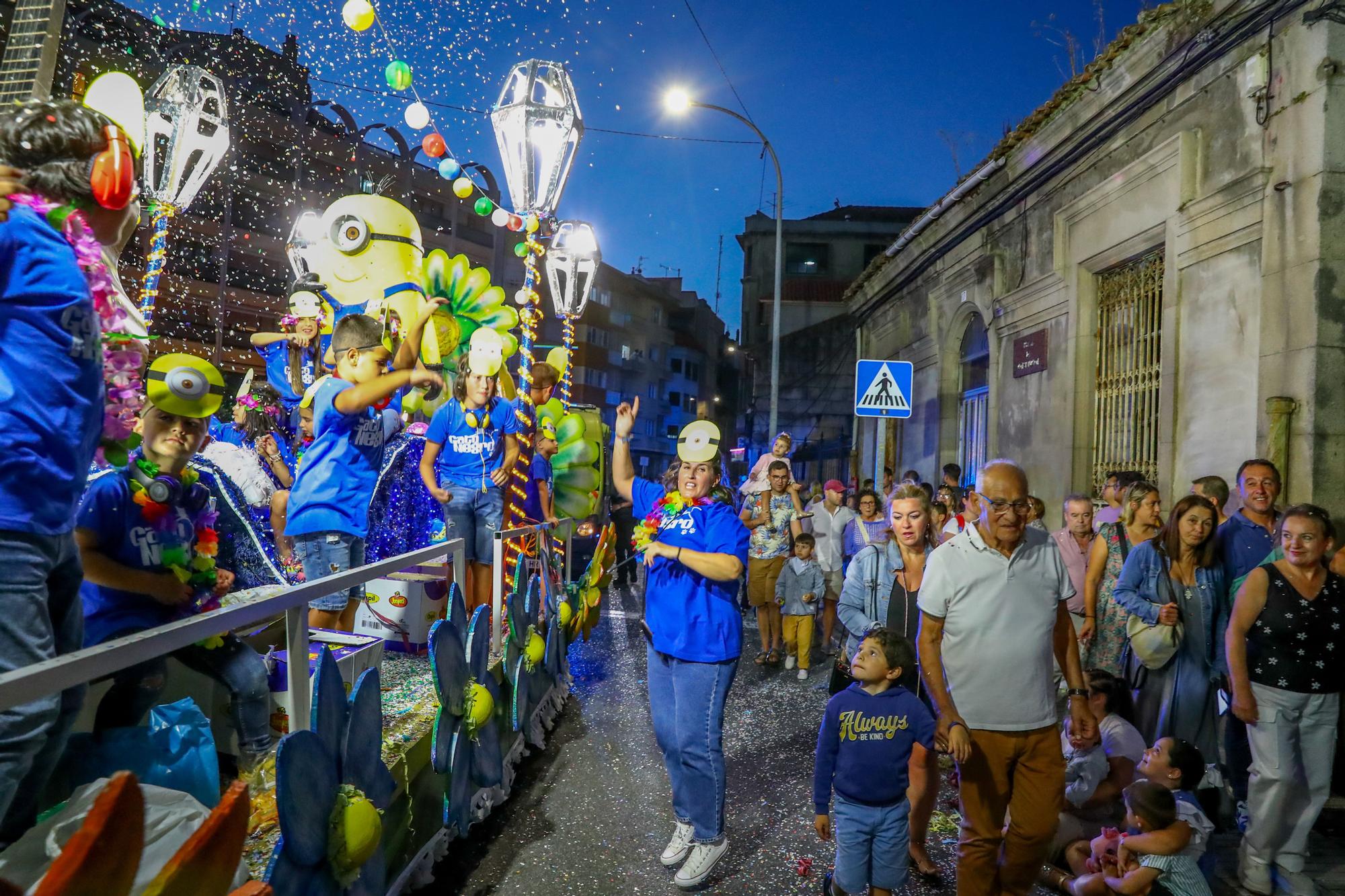 Así transcurrió el desfile de carrozas que sirvió de colofón a la fiesta de San Roque 2023, en Vilagarcía.