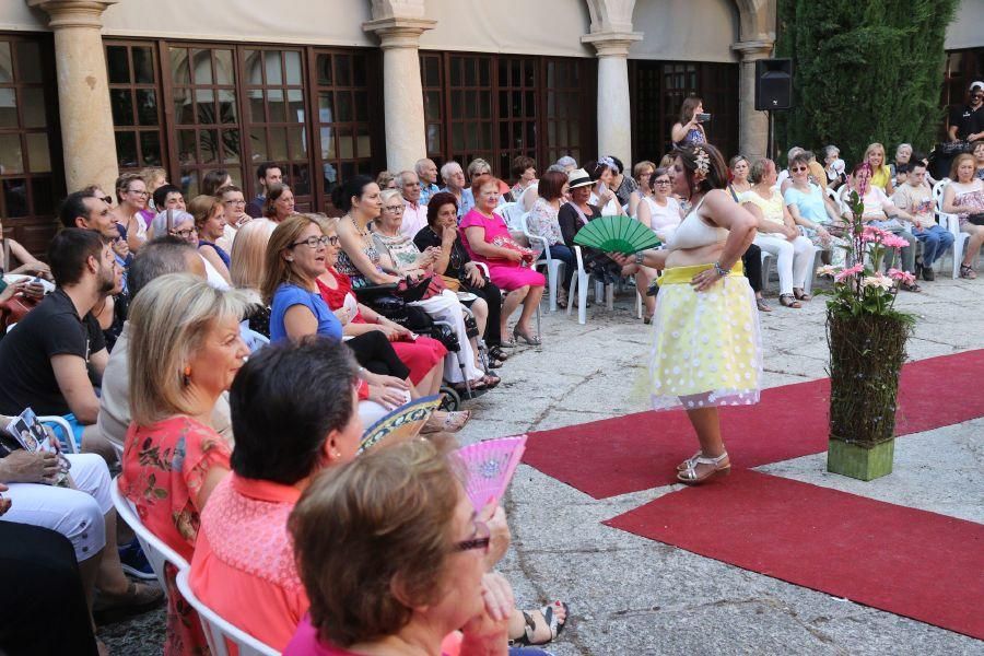 Desfile en Zamora de mujeres operadas de cáncer