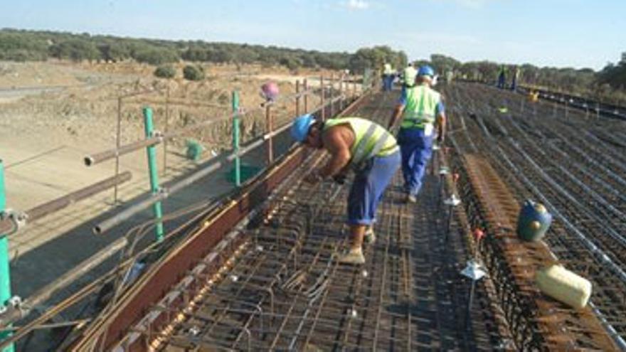 Baja el paro en Extremadura en 512 personas