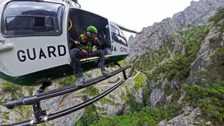 Rescatados en helicóptero 23 menores de un campamento del Valle de Oza que pasaron la noche al raso