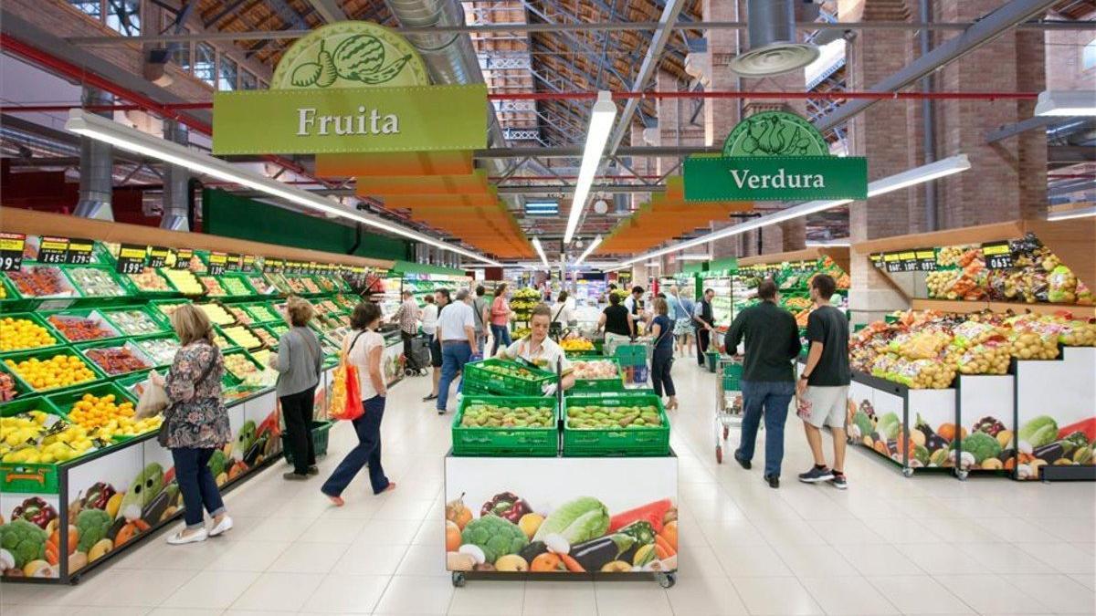 Interior del Mercadona del Mercat de Sants.