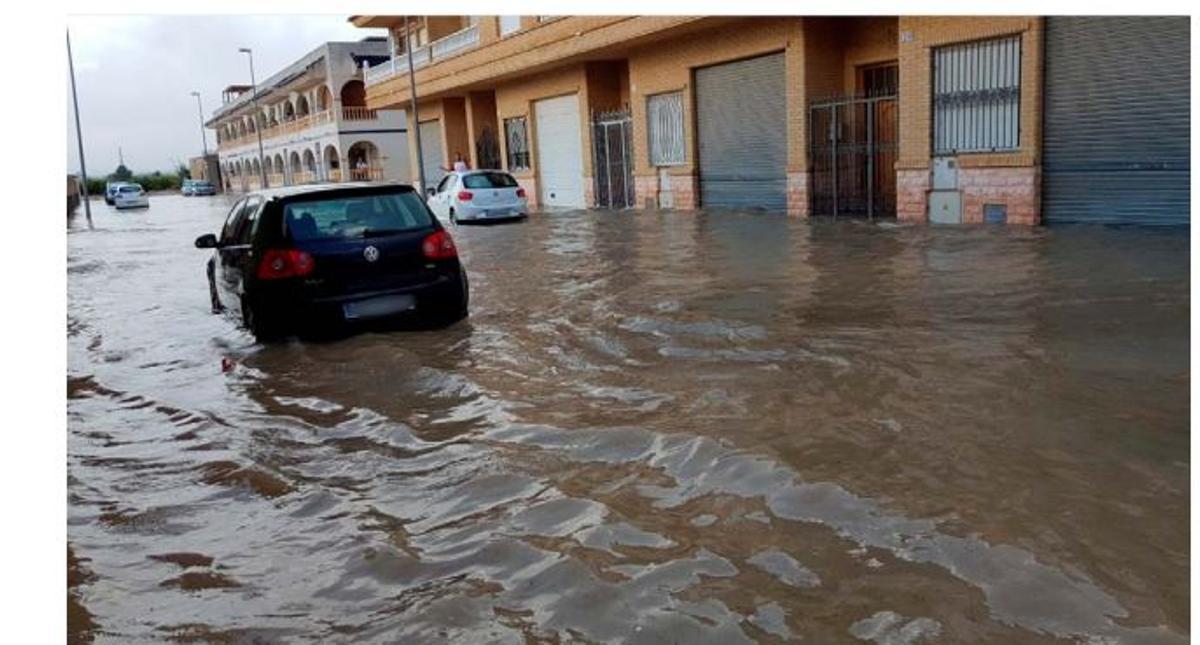 Imagen de la inundación de la calle Juan Carlos I de San Isidro