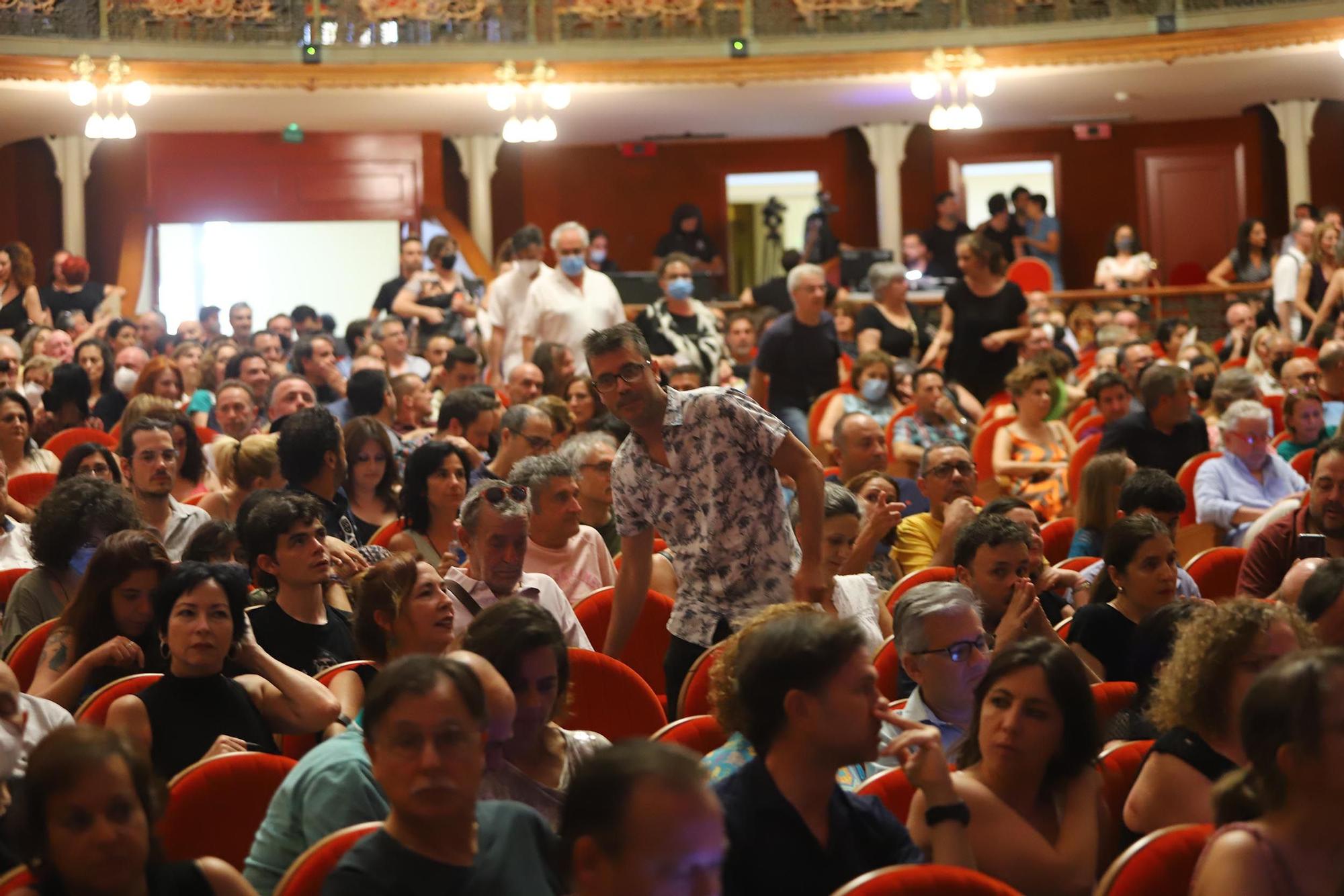 Juan Perro derrocha "Libertad" y emociones en el Gran Teatro de Córdoba