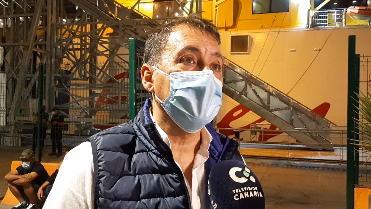 José Manuel Bermúdez, alcalde de Santa Cruz de Tenerife, indignado ante la falta de información del Gobierno de España con la llegada de inmigrantes desde Arguineguín
