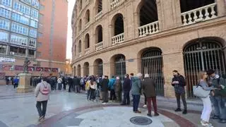 Gran expectación el día de la venta de entradas sueltas de la Feria de Fallas