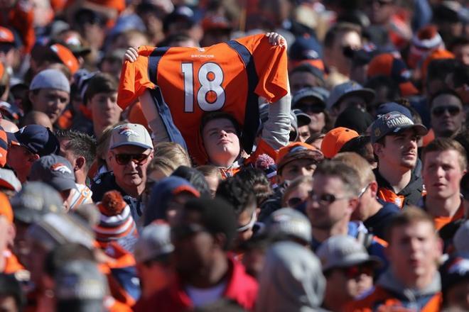 El espectacular recibimiento a los Broncos en Denver