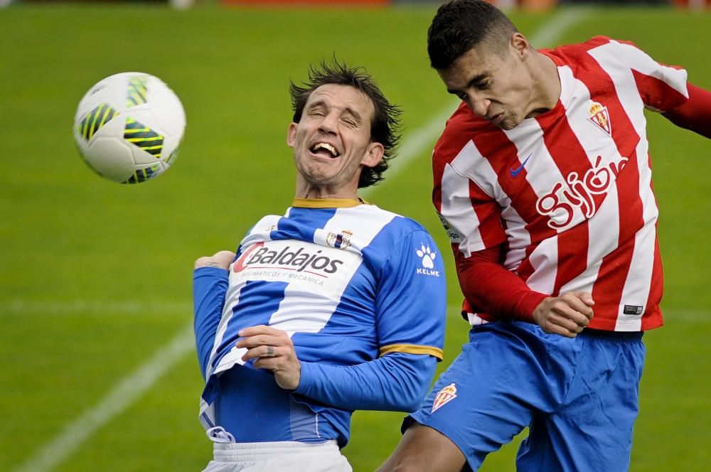 El partido entre el Sporting B y el Real Avilés, en imágenes