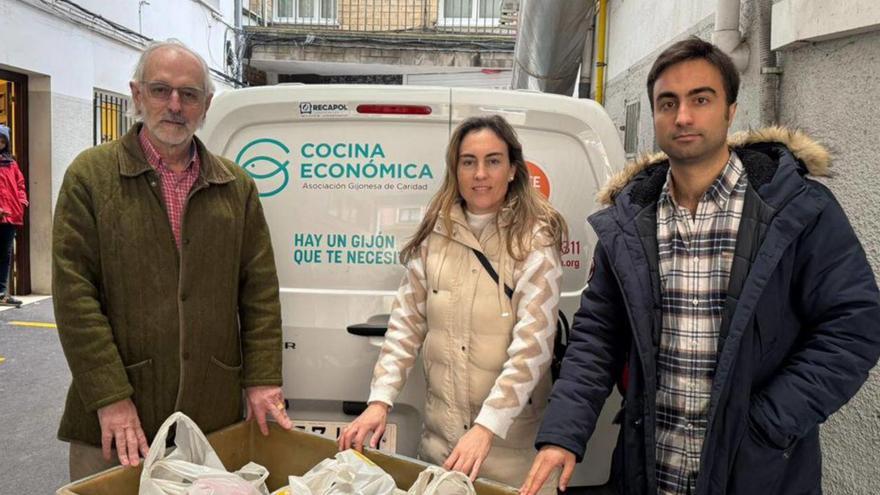 Donación de alimentos del PP a la Cocina Económica |