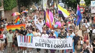 Nàquera marcha en defensa del Orgullo tras el veto a la bandera Lgtbi+