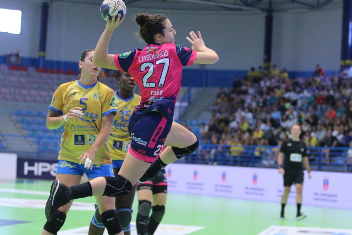 Primer partido de la final de la EHF European Cup entre el Rocasa y el Balonmano Costa del Sol