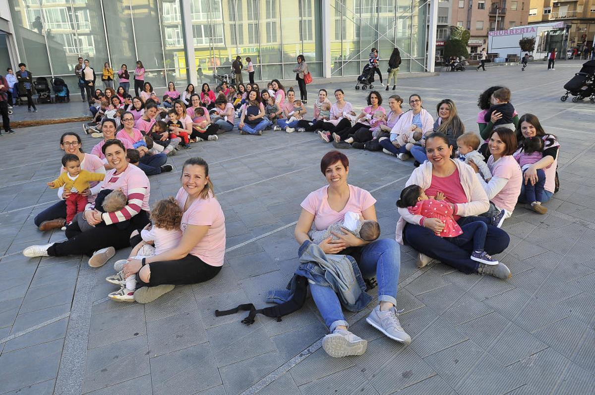 Tetada del 8M en Elche