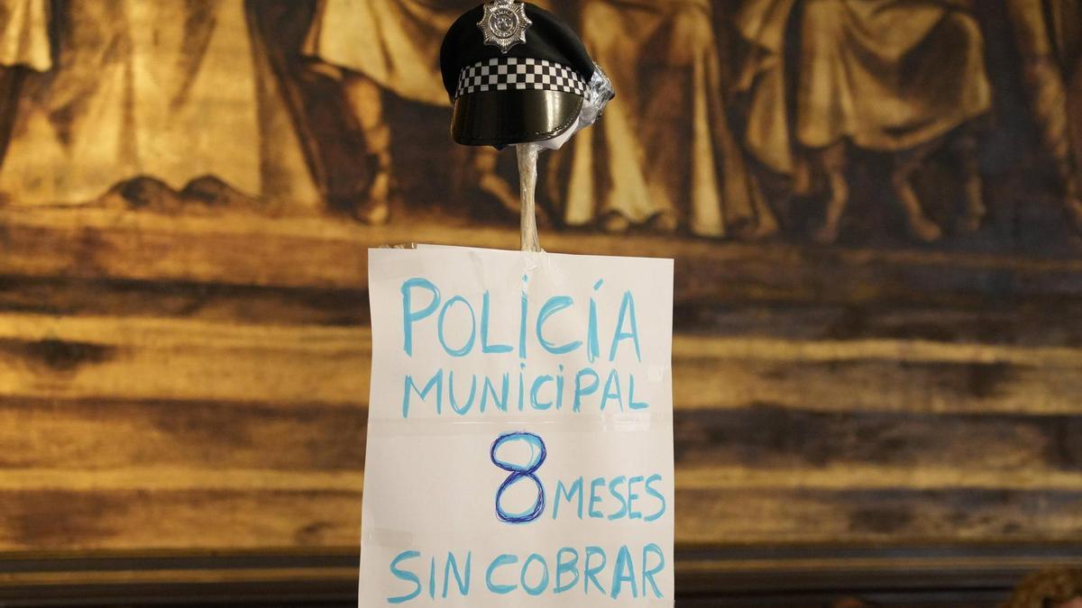 Cartes de la Policía Municipal de Zamora: "8 meses sin cobrar las noches".
