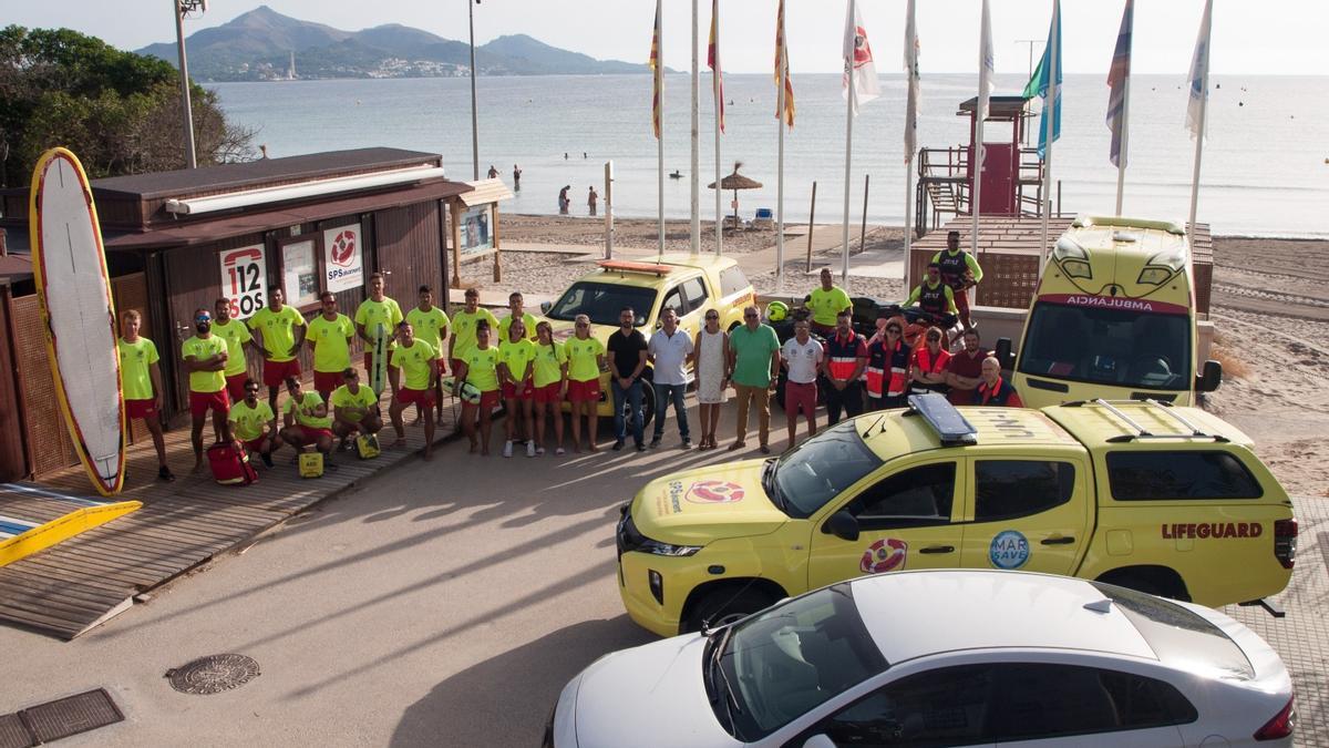 Rettungskräfte an der Playa de Muro.