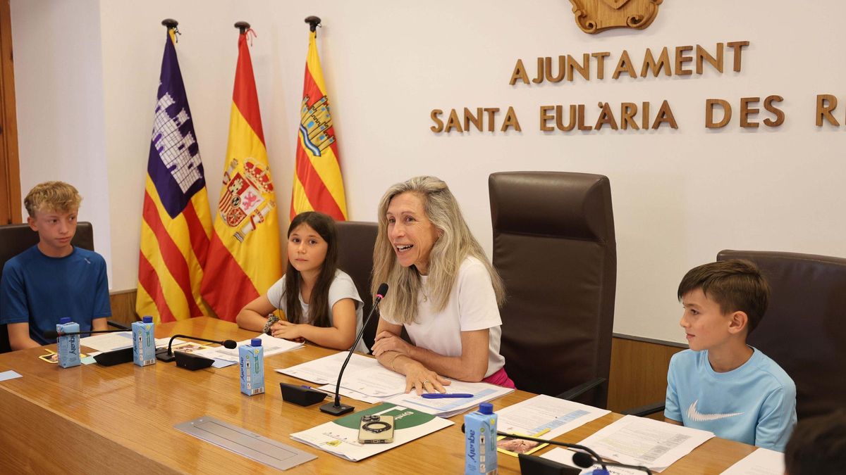 Pleno infantil en el Ayuntamiento de Santa Eulària