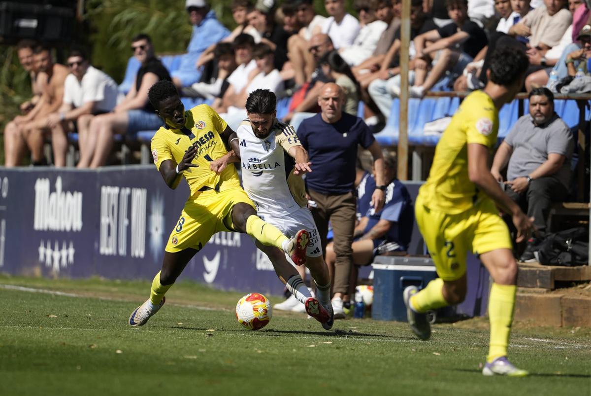 Partido muy reñido en el campo Dama de Noche Football y triunfo final para el Villarreal B.