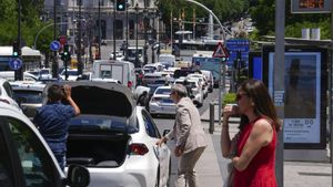 Un termómetro marca 45 grados este sábado en el centro de Madrid. 