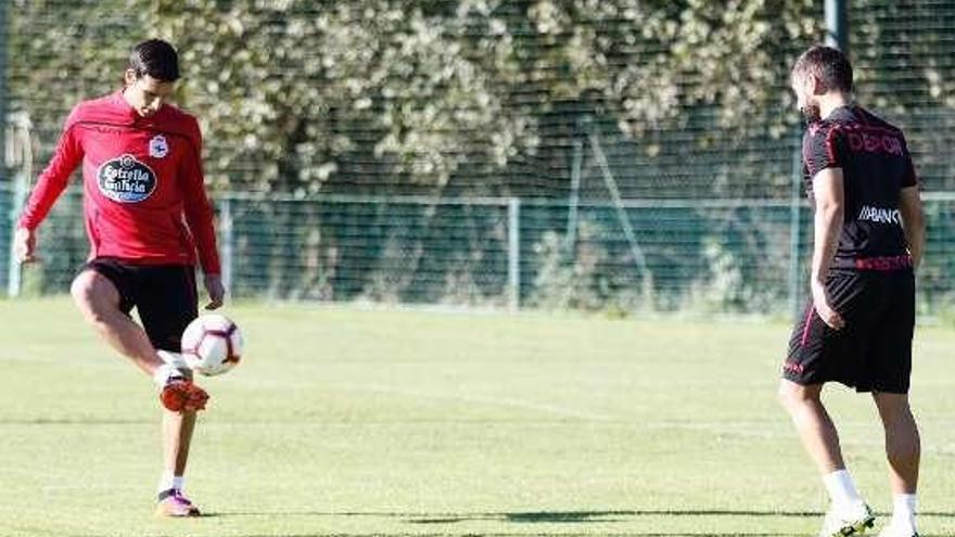 Vicente Gómez, ayer junto al readaptador.