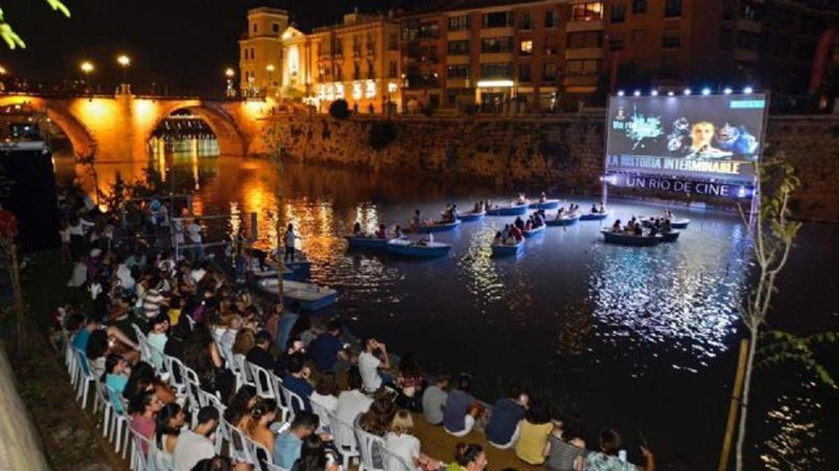 Desfile de carrozas celebrado el año pasado.
