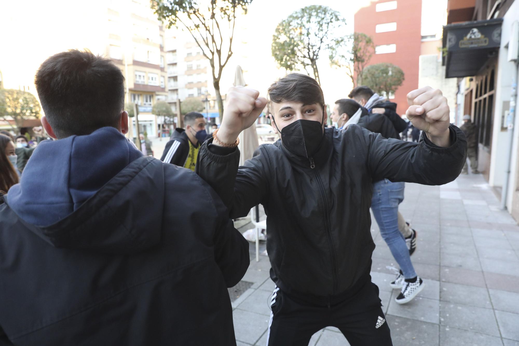 El ambiente en Oviedo durante el derbi