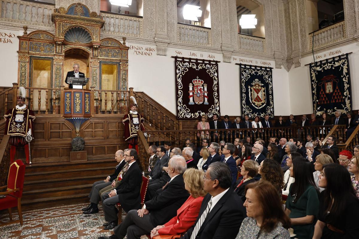 ALCALÁ DE HENARES (MADRID), 23/04/2026.- El escritor mexicano Gonzalo Celorio pronuncia su discurso tras recibir el Premio Cervantes 2025, el más importante de las letras hispanas, en un acto presidido por los Reyes, este jueves en el Paraninfo de la madrileña Universidad de Alcalá de Henares. EFE/Ballesteros/POOL