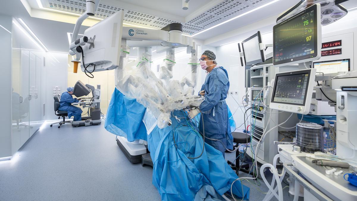 Tecnología Da Vinci Xi en el área quirúrgica de Clinica Corachan