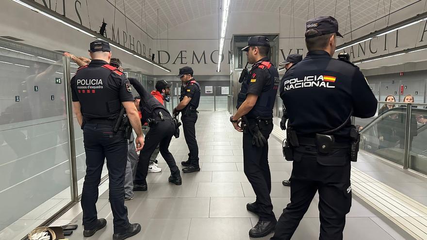 Nuevo macrooperativo de los Mossos contra la multirreincidencia en Barcelona: 16 detenidos y 5 investigados