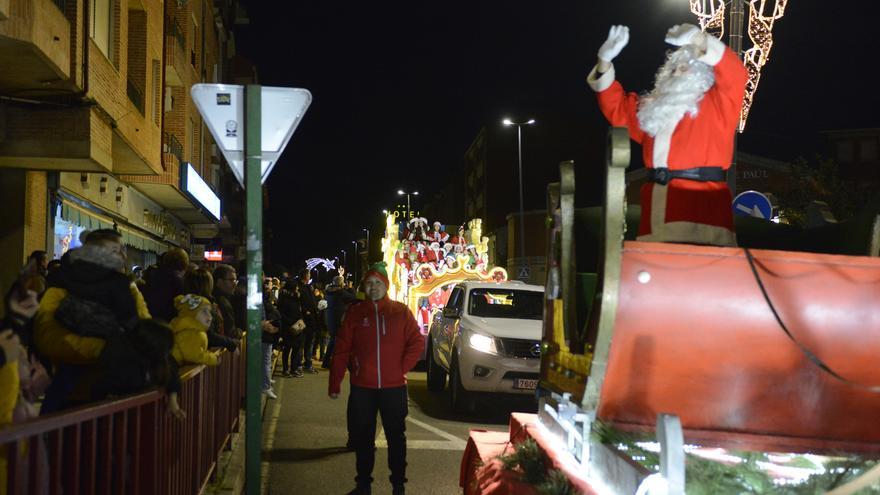 Papá Noel  anticipa la navidad en Benavente