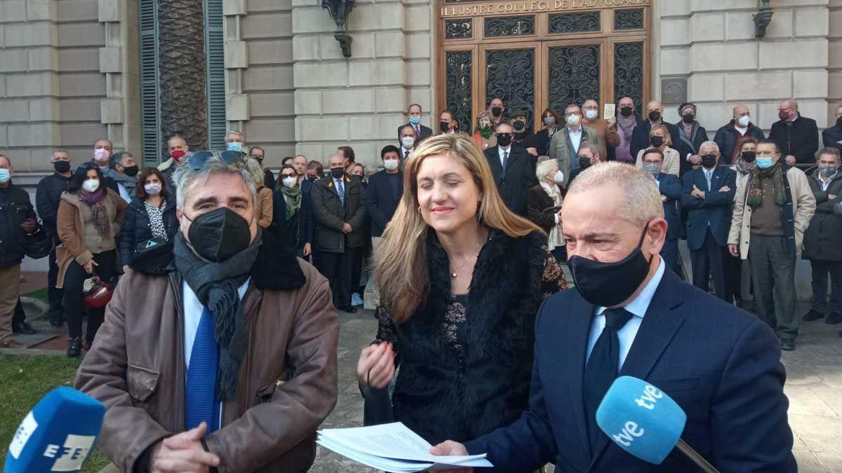 Abogados constitucionalistas ante el Col·legi de l’Advocacia de Barcelona.