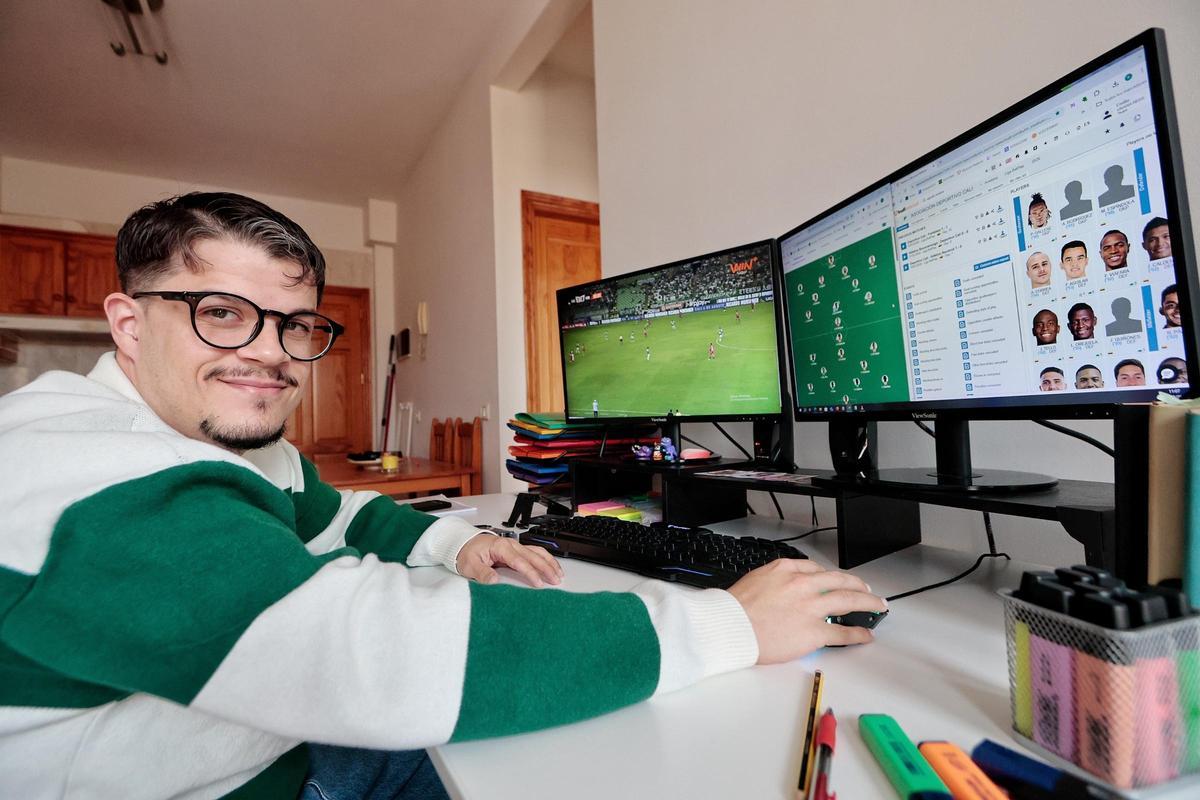 Emilio Lorenzo frente a su equipo de trabajo