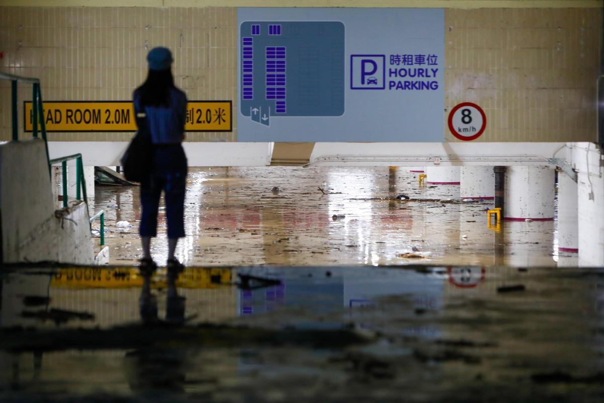 Hong Kong, gravemente inundado en el mayor temporal en 140 años