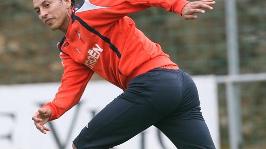 Juanma Peña, en el entrenamiento de ayer en A Madroa.