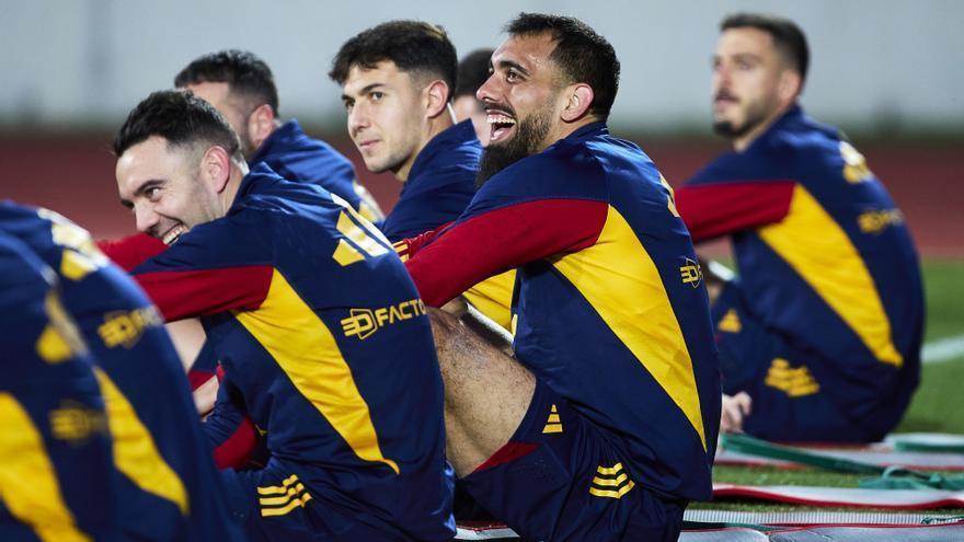 Borja Iglesias, durante un entrenamiento de la Selección Española.