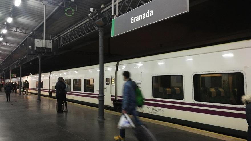 Una imagen de la estación de Granada, sin funcionar durante tres años y medio.