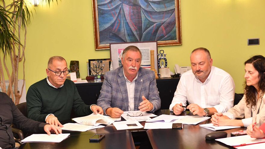 La comarca exige más frecuencias y líneas de bus para renovar su copago