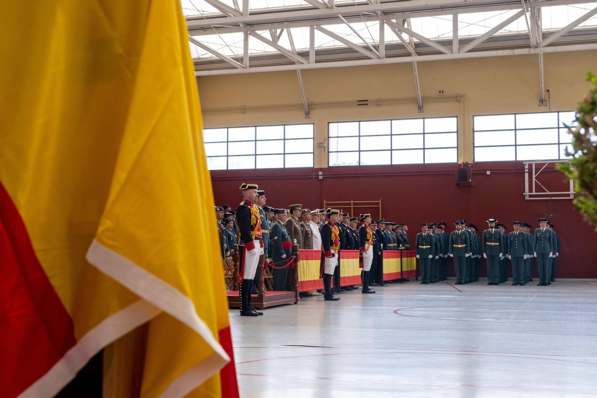 EN IMÁGENES: Así fueron los actos en Oviedo del 179 aniversario de la Guardia Civil