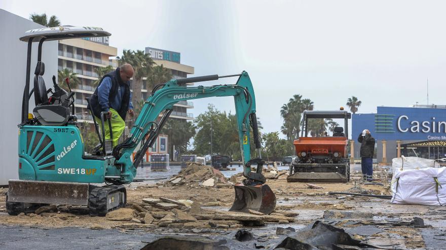 El puerto de Alicante, también patas arriba en Hogueras